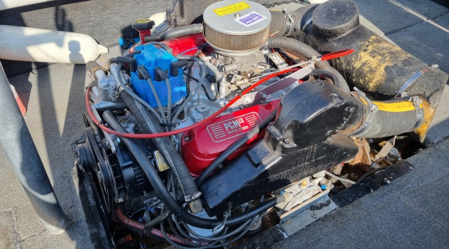 Ski Nautique Closed Bow uit 1992 op LPG