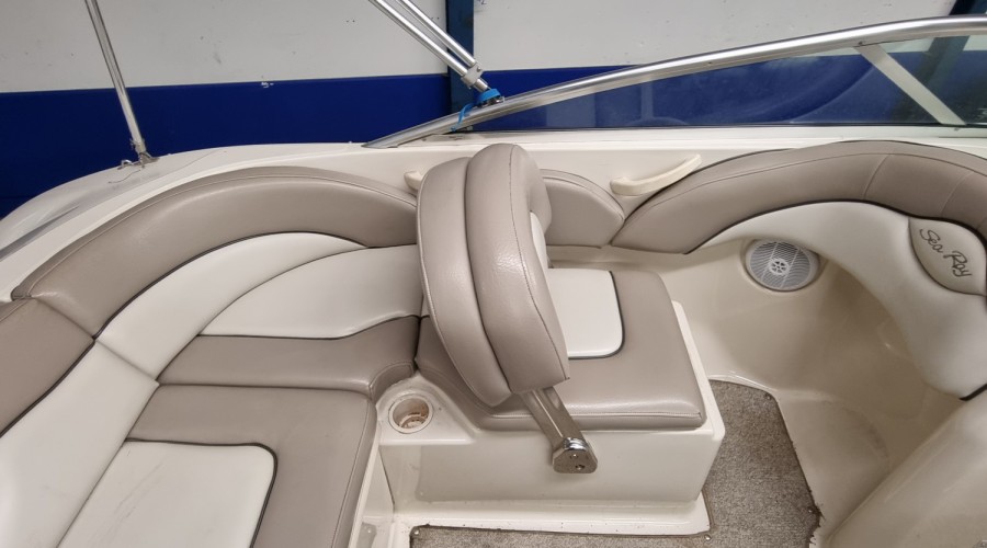 Prachtige Sea Ray 200 Sundeck op LPG en benzine