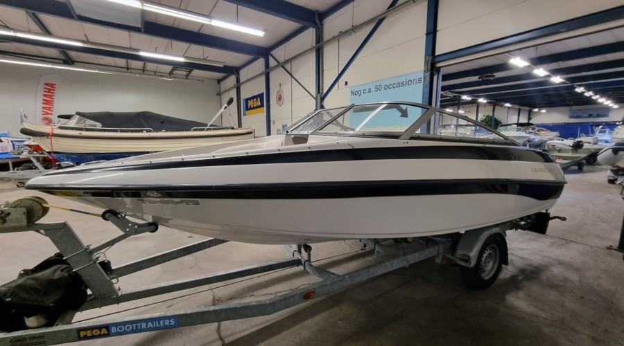 Nette Crownline 18 SS met MerCruiser 3.0 en Pega trailer