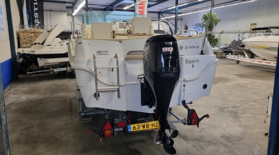 Jeanneau Merry Fisher 585 met Suzuki DF90A en trailer